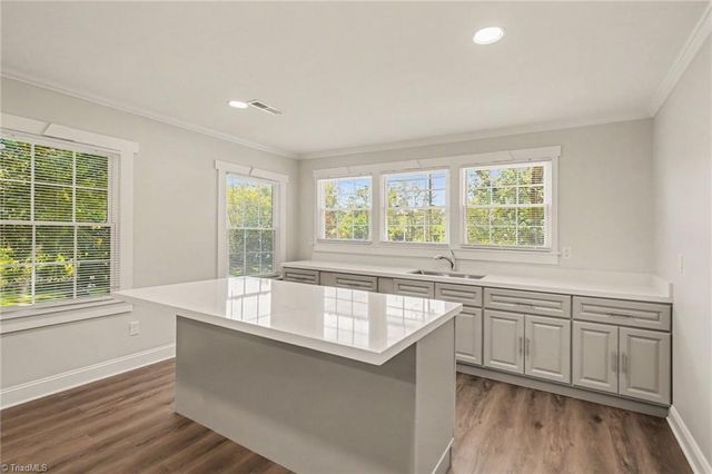 933 E King Street, King, NC 27021