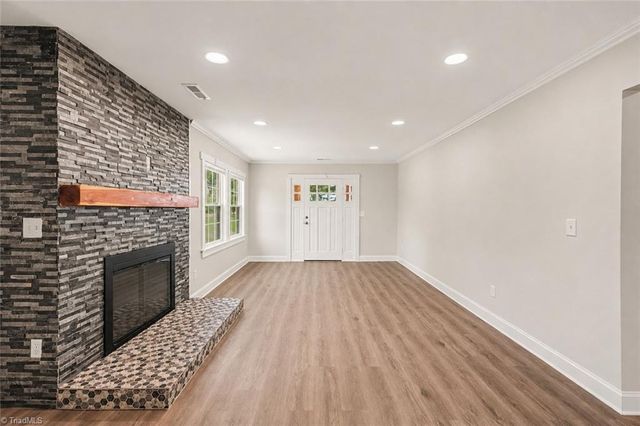 933 E King Street, King, NC 27021