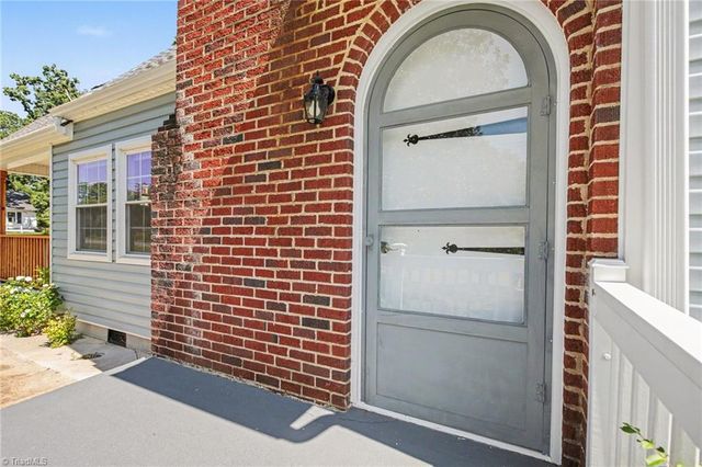 933 E King Street, King, NC 27021