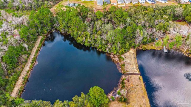 7200 Twin Lakes Ln, Pensacola, FL 32504