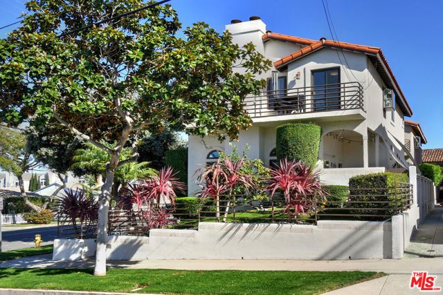 200 S Juanita Avenue, Redondo Beach, CA 90277