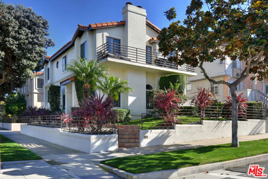 200 S Juanita Avenue, Redondo Beach, CA 90277