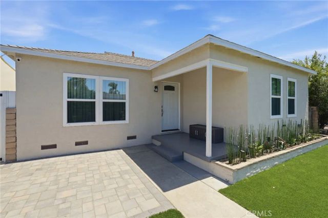 12824 Osborne, Pacoima, CA 91331