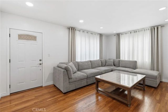 12824 Osborne, Pacoima, CA 91331