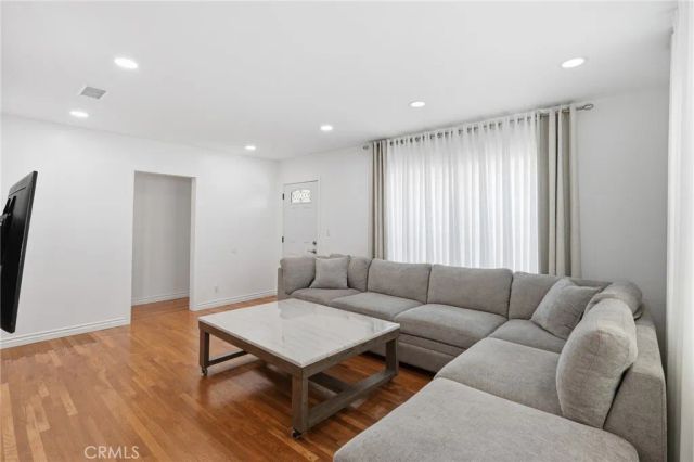 12824 Osborne, Pacoima, CA 91331