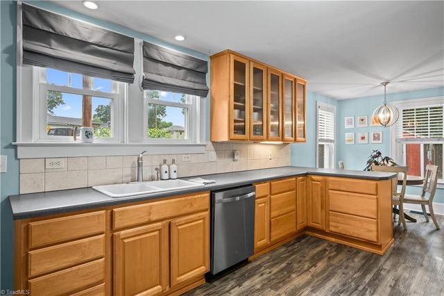 87 Hillcrest Drive, High Point, NC 27262