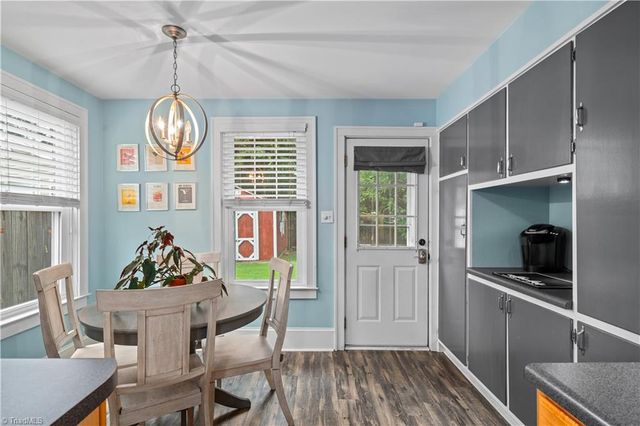 87 Hillcrest Drive, High Point, NC 27262