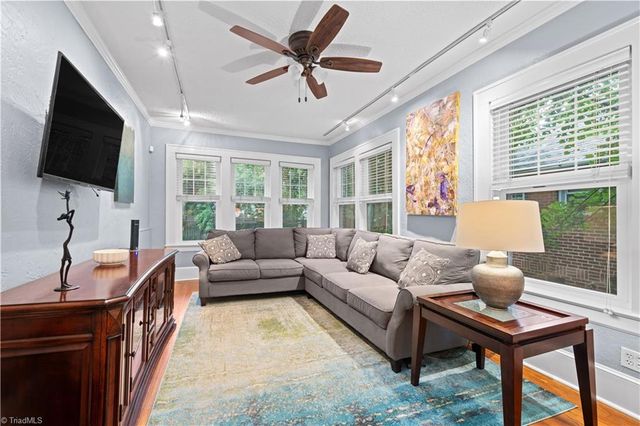 87 Hillcrest Drive, High Point, NC 27262
