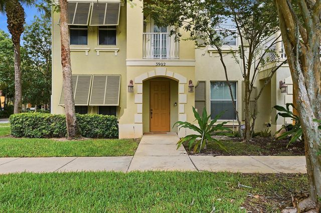 3902 White Peacock Lane, Coconut Creek, FL 33073