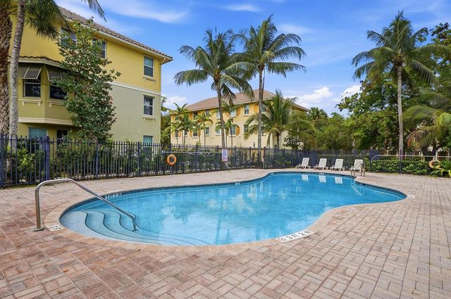 3902 White Peacock Lane, Coconut Creek, FL 33073