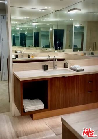 6250 Hollywood Boulevard 14D, Los Angeles, CA 90028