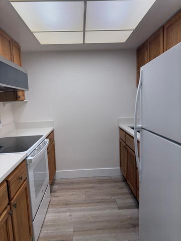 344 SE 11th Avenue 8, Pompano Beach, FL 33060