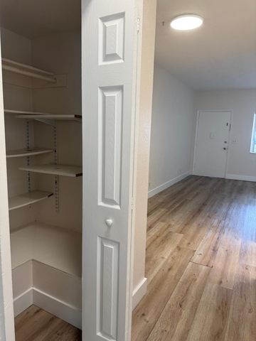344 SE 11th Avenue 8, Pompano Beach, FL 33060