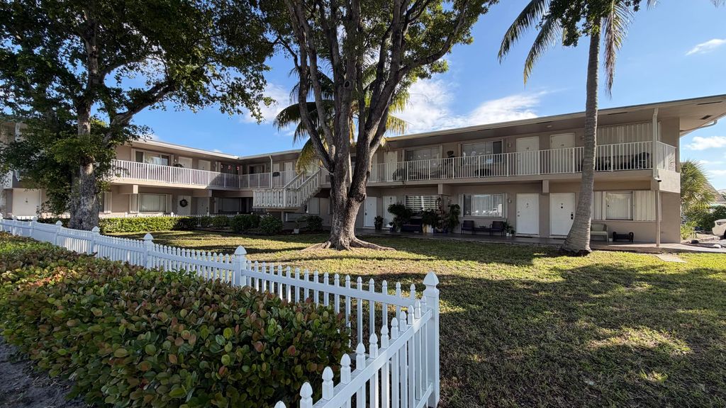 344 SE 11th Avenue 8, Pompano Beach, FL 33060