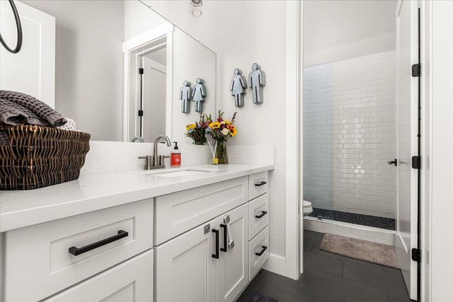 6424 Caddie Ct, Auburn, CA 95602