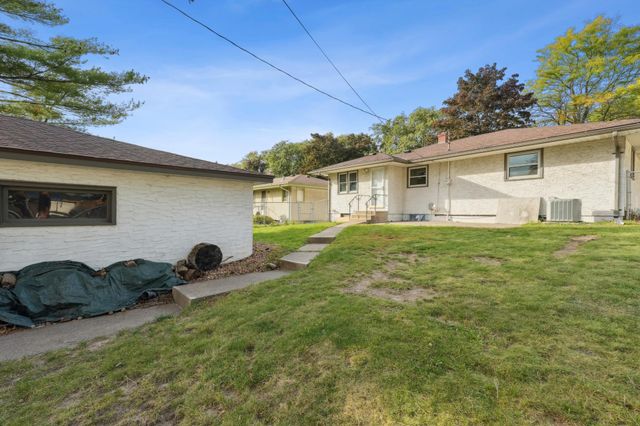 2176 6th Street E, Saint Paul, MN 55119