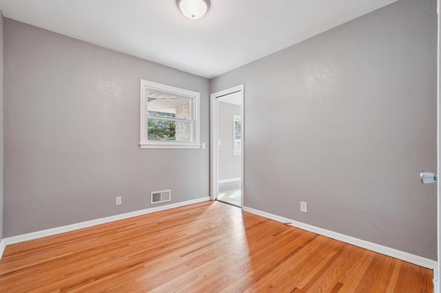 2176 6th Street E, Saint Paul, MN 55119