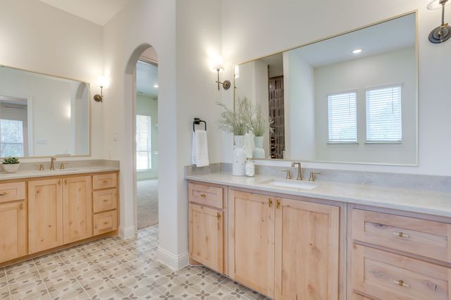 173 Oak Grove Way, Springtown, TX 76082