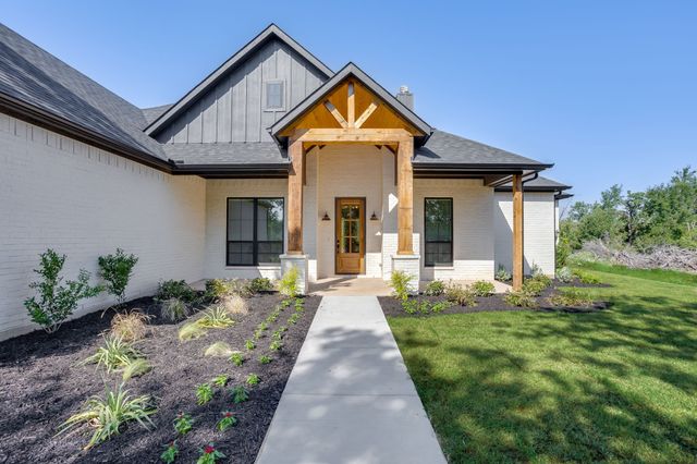 173 Oak Grove Way, Springtown, TX 76082