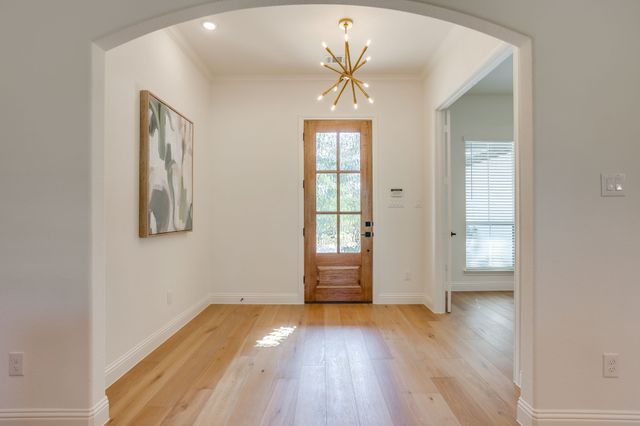 173 Oak Grove Way, Springtown, TX 76082