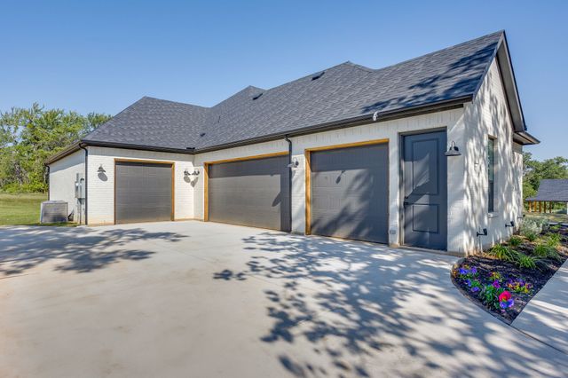 173 Oak Grove Way, Springtown, TX 76082