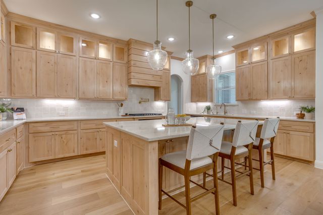 173 Oak Grove Way, Springtown, TX 76082
