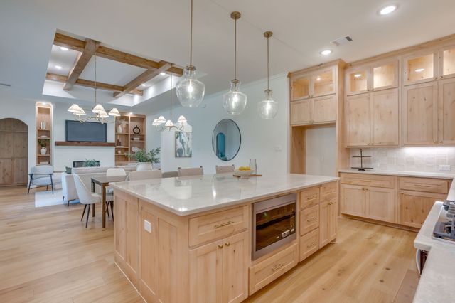 173 Oak Grove Way, Springtown, TX 76082