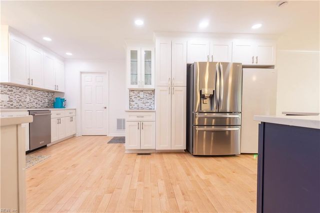 236 Robanna DR, Seaford, VA 23696