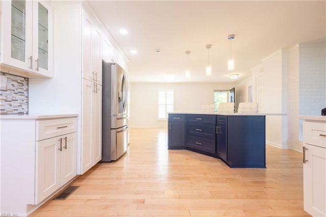 236 Robanna DR, Seaford, VA 23696
