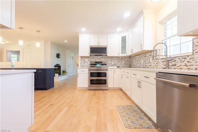 236 Robanna DR, Seaford, VA 23696