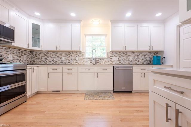 236 Robanna DR, Seaford, VA 23696