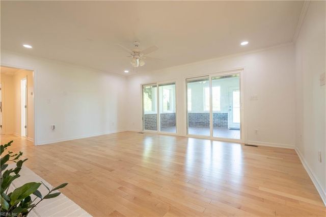 236 Robanna DR, Seaford, VA 23696