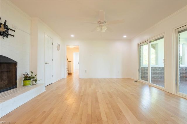 236 Robanna DR, Seaford, VA 23696