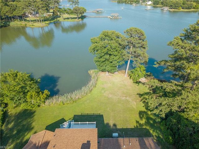 236 Robanna DR, Seaford, VA 23696
