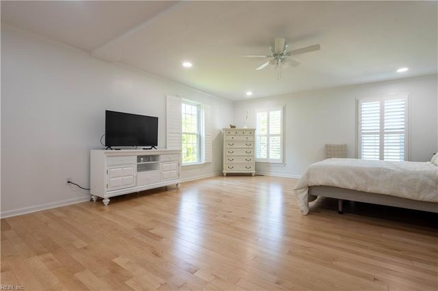 236 Robanna DR, Seaford, VA 23696