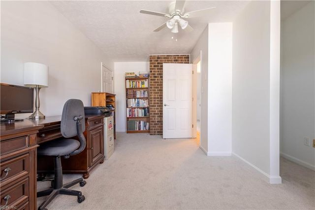 236 Robanna DR, Seaford, VA 23696