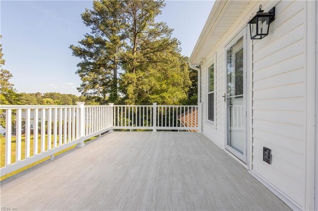 236 Robanna DR, Seaford, VA 23696