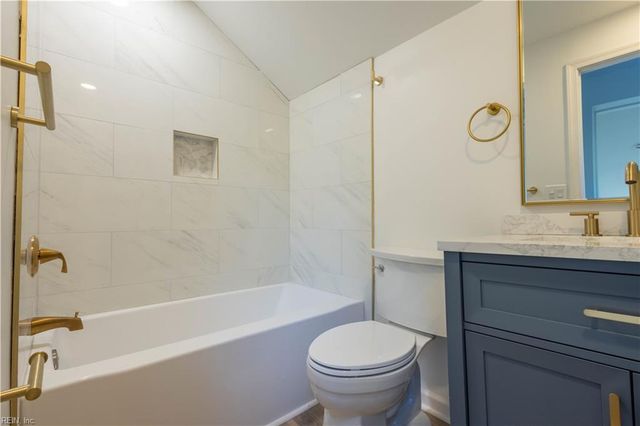 236 Robanna DR, Seaford, VA 23696