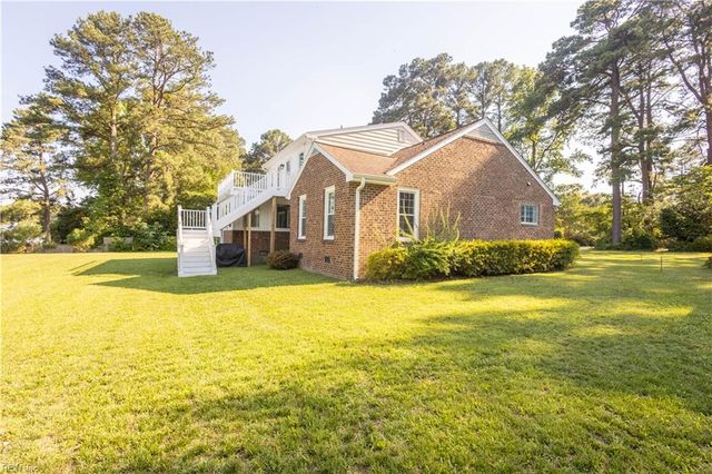 236 Robanna DR, Seaford, VA 23696
