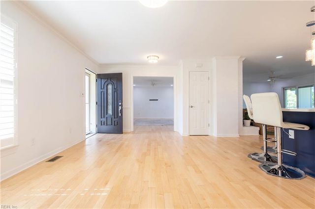 236 Robanna DR, Seaford, VA 23696