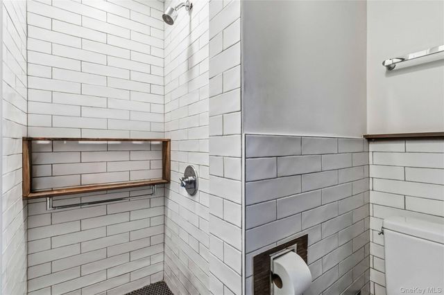 86-10 34th Avenue 522, Jackson Heights, NY 11372