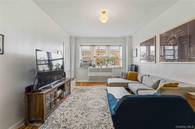 86-10 34th Avenue 522, Jackson Heights, NY 11372