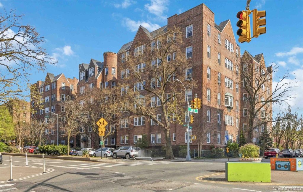 86-10 34th Avenue 522, Jackson Heights, NY 11372