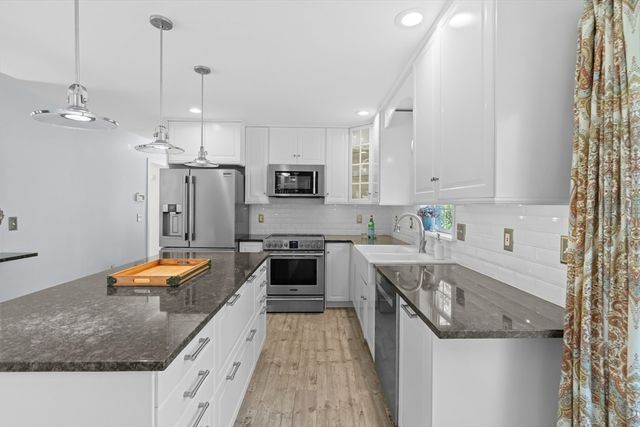 5 Nottingham Way, Freetown, MA 02702