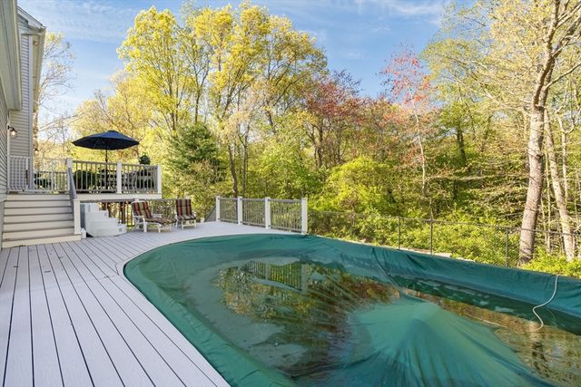 5 Nottingham Way, Freetown, MA 02702