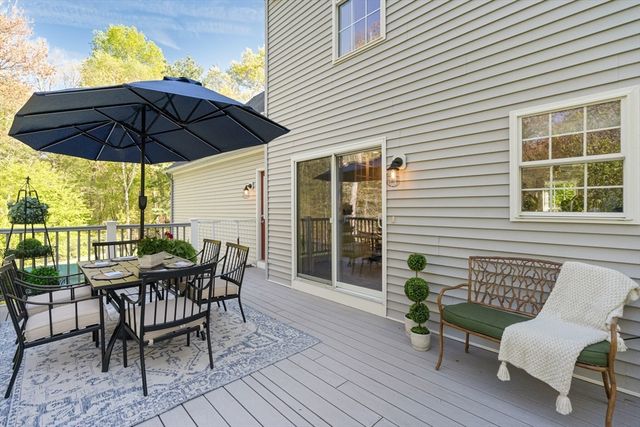5 Nottingham Way, Freetown, MA 02702