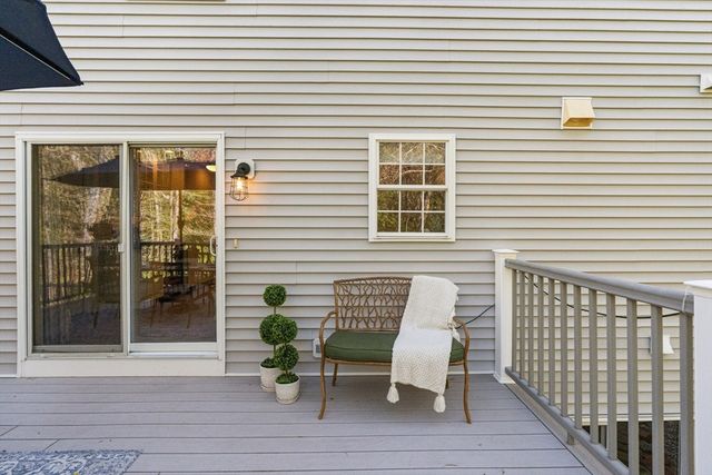 5 Nottingham Way, Freetown, MA 02702