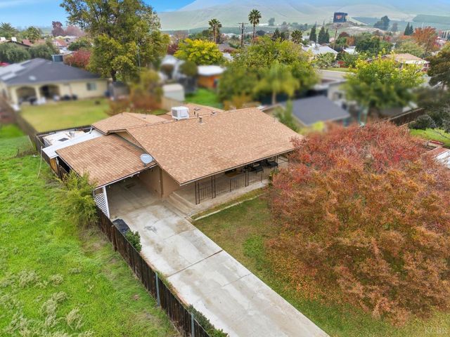 469 Pomgranate Street, Woodlake, CA 93286
