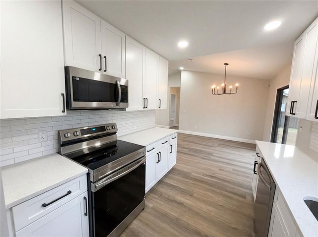 4864 LAKE SHORE DRIVE, St Cloud, FL 34772