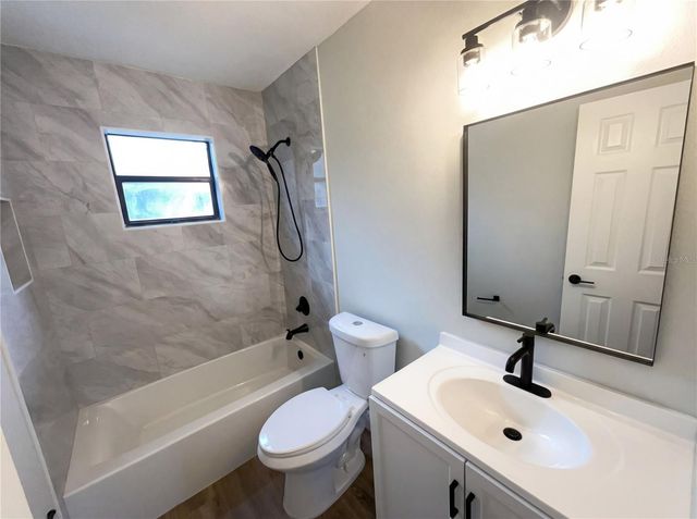 4864 LAKE SHORE DRIVE, St Cloud, FL 34772